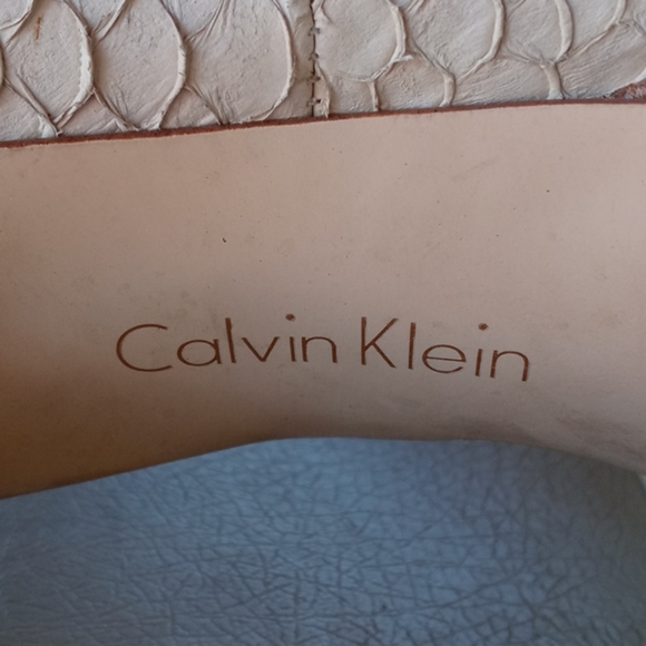 Calvin Klein. - Picture 4 of 4
